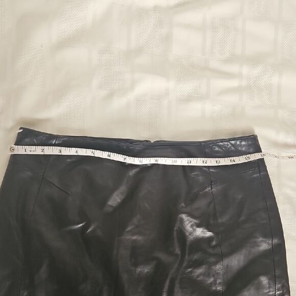 Danier Black Knee-Length Pencil Skirt - Picture 10 of 16